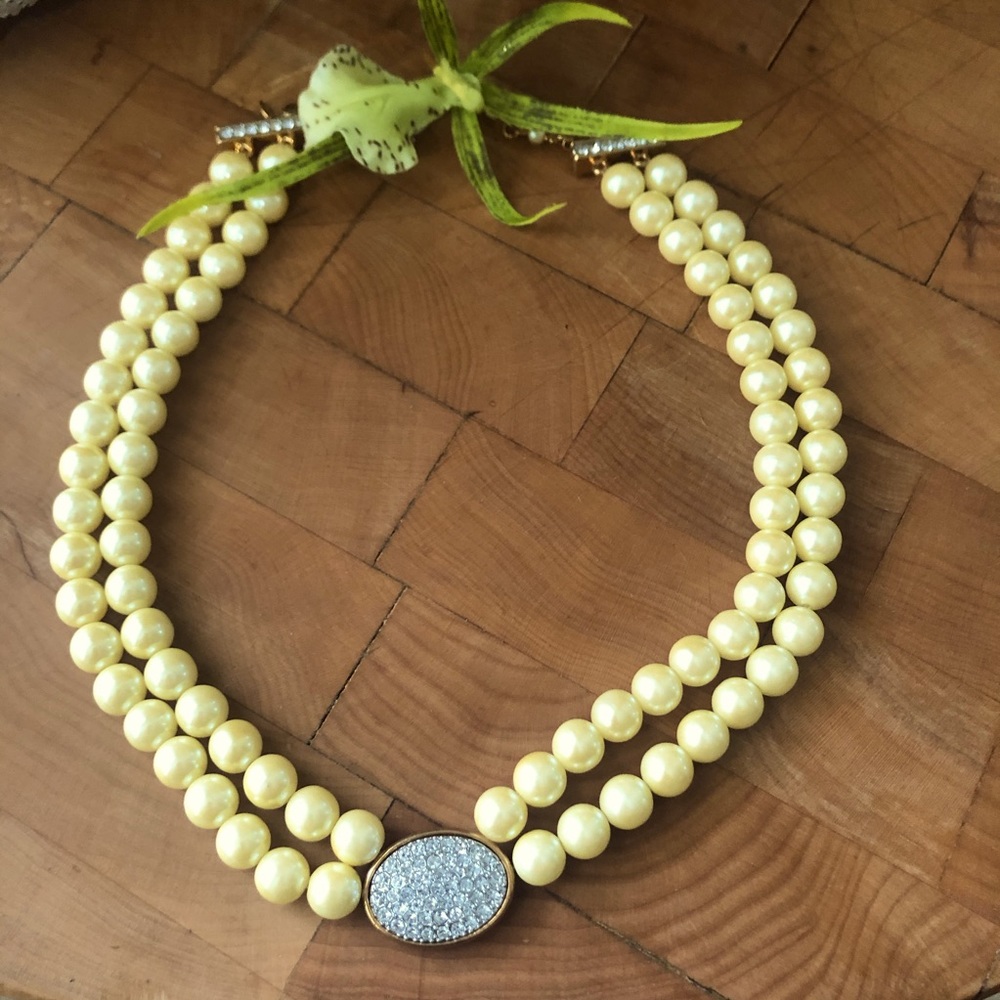 **VINTAGE FAUX PEARL CHOKER NECKLACE**